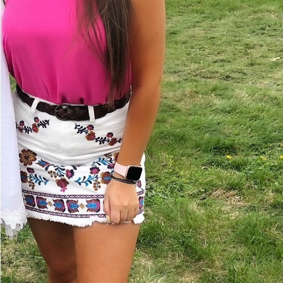 White Embroidered Skirt - Picture 4 of 4